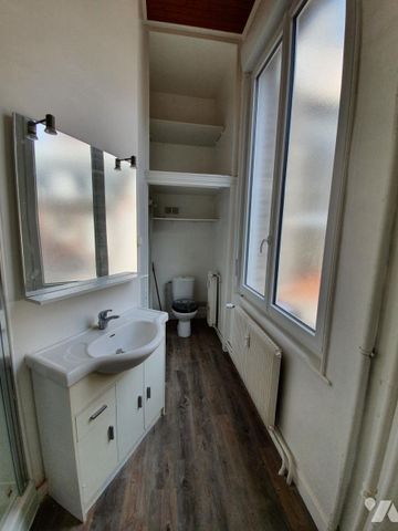 T3 rénové en hyper centre-ville avec place de parking - Photo 5