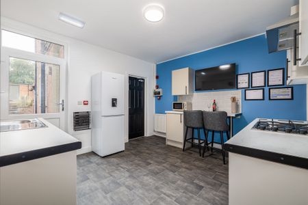 Room 5 – Nuneaton - Photo 2