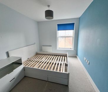 Flagstaff Green, Royal Clarence Yard, Gosport, Hampshire, PO12 - Photo 2