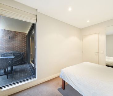 Elegant contemporary home in an exceptional lifestyle location - Photo 3