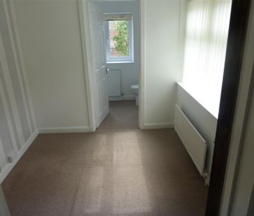 Penydre, NEATH - Photo 3