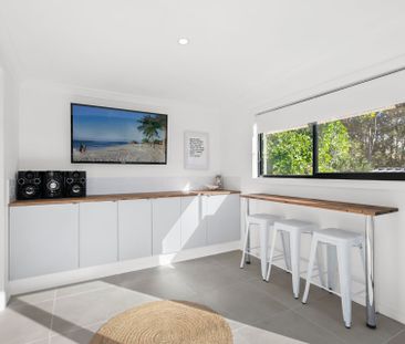 Large Family Home - Entertaining Paradise! - Photo 1