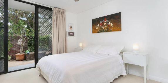 MGM MARTIN – TWO BEDROOM APARTMENT - Photo 2