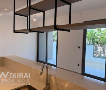 Private Garden | Spacious | Family Living | Vacant - Photo 5