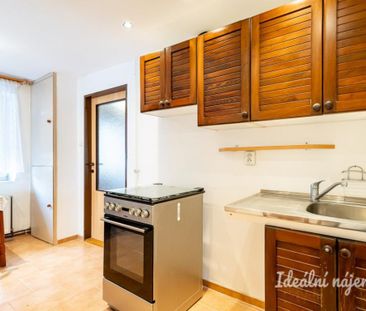 Pronájem bytu 2+1 41 m2 - Fotografie 3