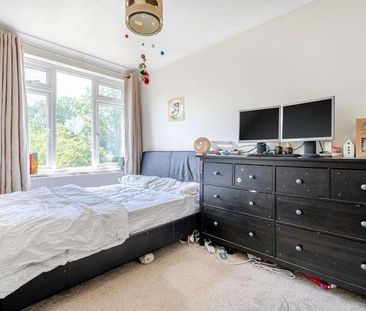 Woking, Surrey, GU21 - Photo 6