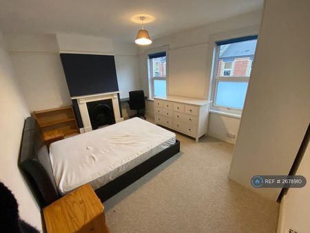 3 bedroom terraced house to rent - Photo 5
