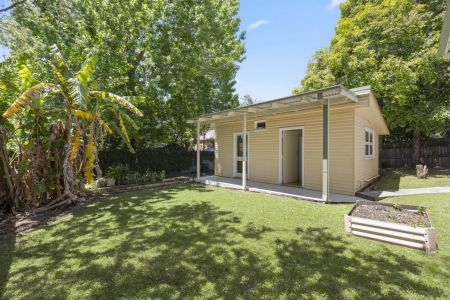 2 Bedroom Cottage in Great Location - Photo 4