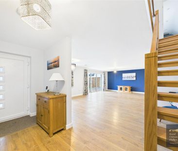 4 bedroom detached house to rent - Photo 5