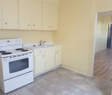 1538 GARNET 2 BEDROOM TRANSFORMATION - Photo 6