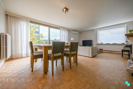 Ruim appartement met ondergrondse autostaanplaats - Photo 5