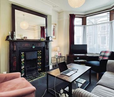 2 bedroom terraced house to rent - Photo 2
