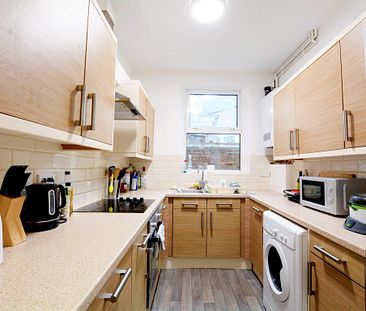 FROM £135PPPW -Peveril Street, Nottingham, NG7 4AH - Photo 5