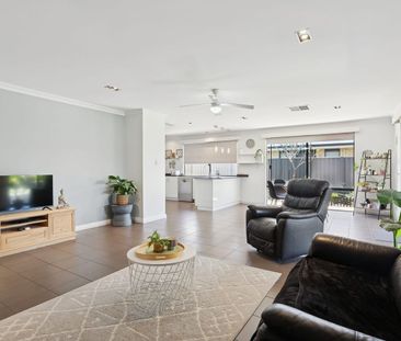 Modern Comfort & Low-Maintenance Living - Photo 2