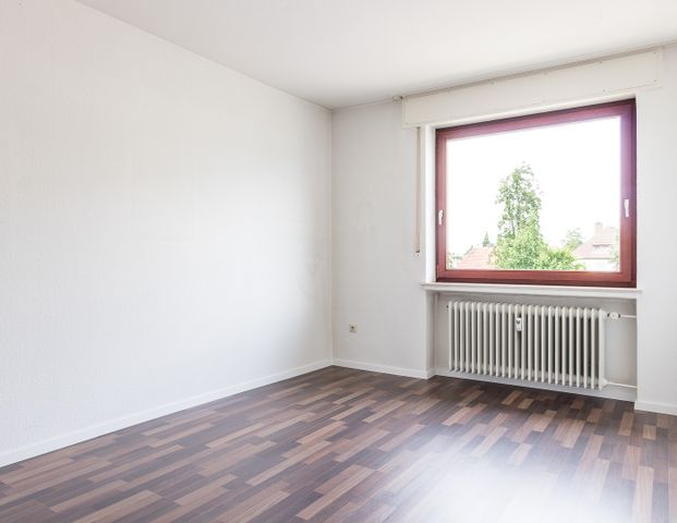 Bald sanierte 3 Zimmerwohnung mit Balkon und Einbauküche in Bielefeld Stieghorst - Photo 1