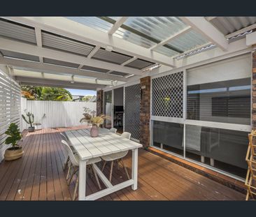 2/123 Nobby Parade, Miami, Qld 4220 - Photo 1