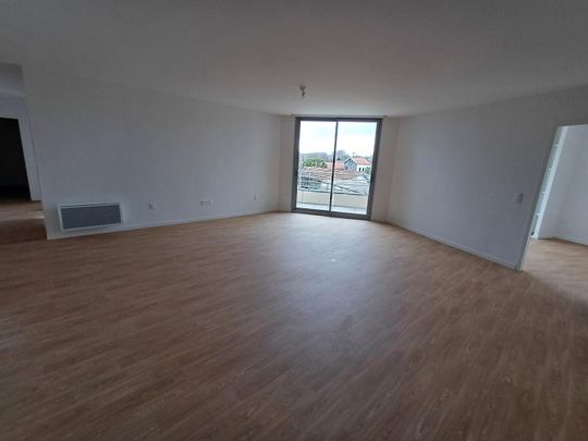 location Appartement T4 DE 102.47m² À LANNEMEZAN - Photo 1