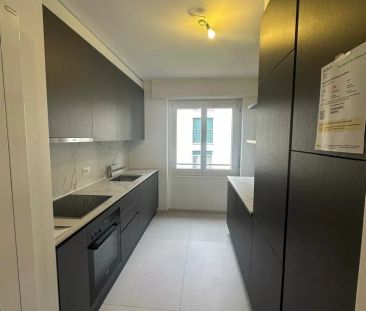 Appartement complétement renové de 4.5 pcs dans un quartier calme - Photo 2