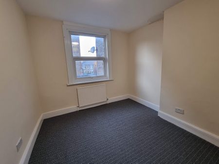 2 Bed Flat, Charlton Church Lane, SE7 - Photo 3