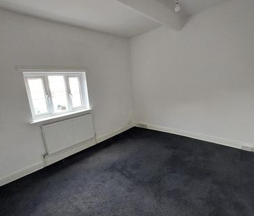 1 bedroom in a flat share to rent - Photo 3