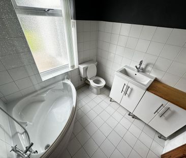 2 bedroom detached bungalow to rent - Photo 3