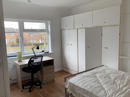 5 bedroom terraced house to rent - Photo 4