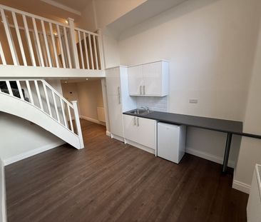 Studio Flat, Friern Barnet Road, N11 - Photo 1