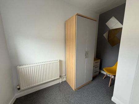 3 bedroom terraced house to rent - Photo 2