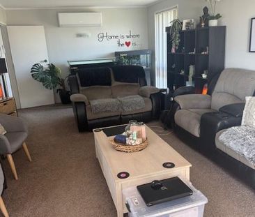 1 Heron Avenue West - Photo 2