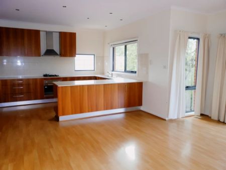 4 Bed, 2 Bath - Photo 5