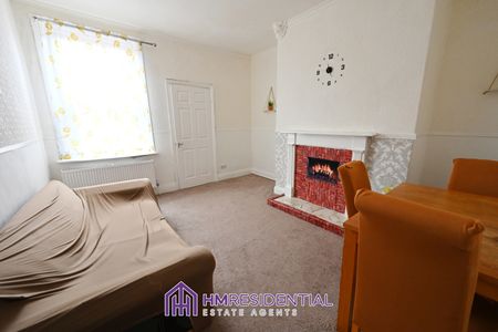 3 bedroom first floor flat available on Durham Street, Wallsend Newcastle upon Tyne, NE28 7RZ, Available from 26/02/2026 £800.00PCM - Photo 2