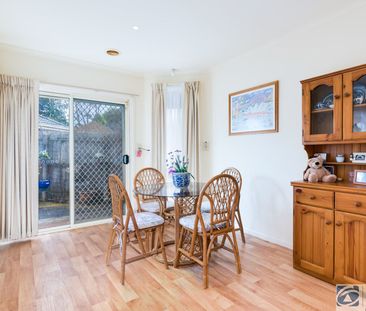 Modern 3-Bedroom Unit - Prime Cranbourne Location - Photo 5