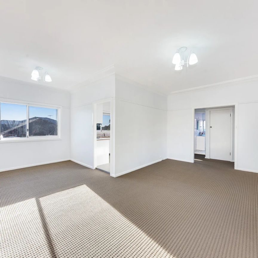 Single-Level Living in Convenient Location - Photo 1