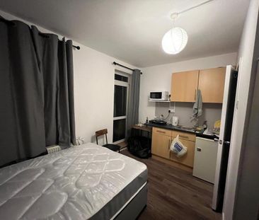 Studio to rent - Photo 2