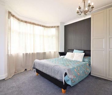 Douglas Road, Surbiton, KT6 - Photo 2