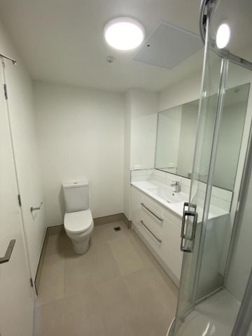 Modern two-bedroom apartment in St Lukes - Photo 2