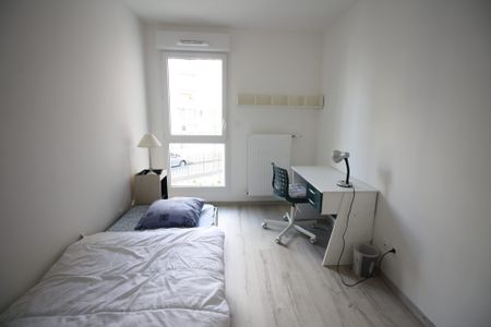 Location Appartement 4 pièces 80m² VILLEURBANNE 69100 - Photo 4