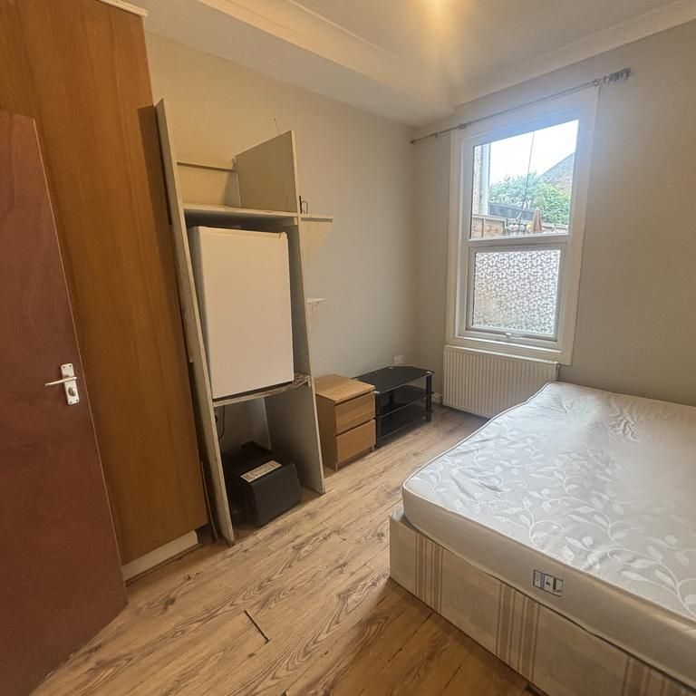 1 bedroom bedsit to rent - Photo 1