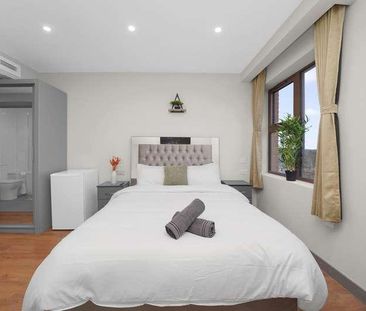 Godino Apart-hotel Serviced Apartments Cranbrook Road Ilford, IG1 - Photo 1
