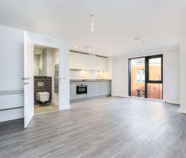 Spacious Studio Apartment in Prime Location – Available Unfurnished. - Photo 2