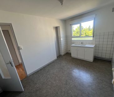 Location - Appartement T3 - 62 m² - Montbéliard - Photo 4