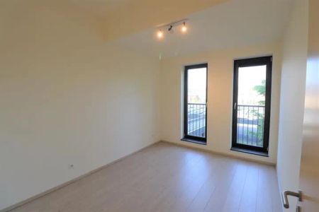 Prachtig appartement te huur met 2 slaapkamers en carport, ideaal gelegen! - Photo 4