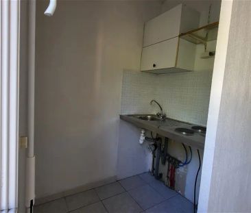 Location appartement 1 pièce - 17m² à Salon de provence (13300) - Photo 1