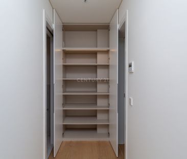 Apartamento T2 de luxo para Arrendamento. Garagem e varanda, Estrela. - Photo 2