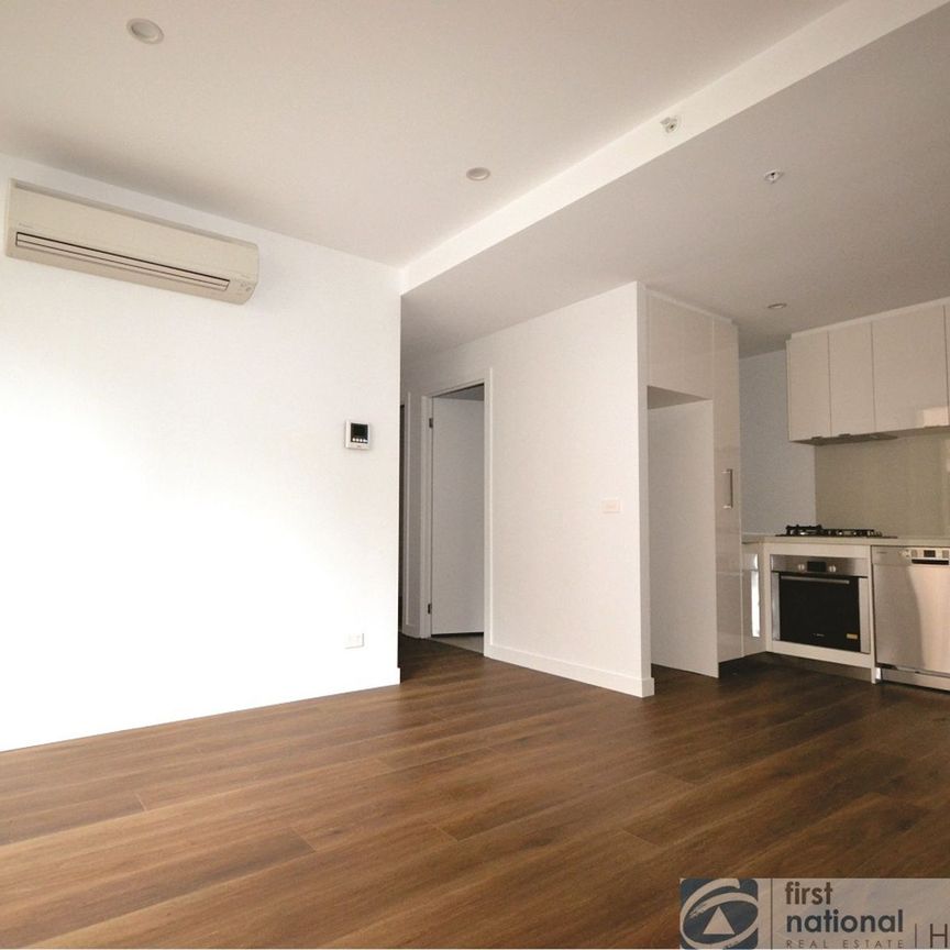 Unbeatable location! - Photo 1