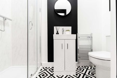 6 bedroom semi-detached house to rent - Photo 5