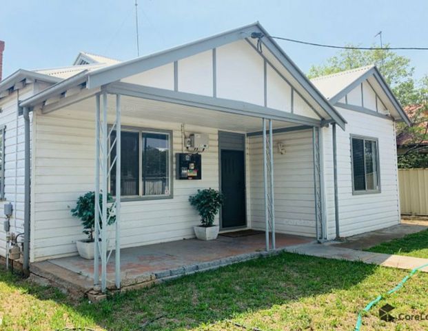 Family-Friendly Home for Rent in Dubbo - Photo 1