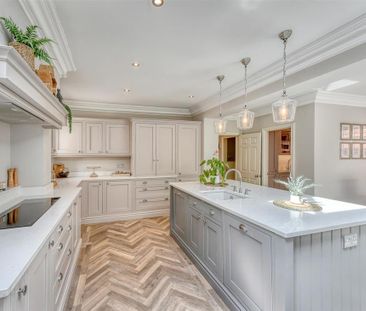 4 bedroom detached house to rent - Photo 4