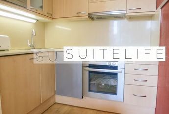 Monsieur Van Damme Lives Upstairs