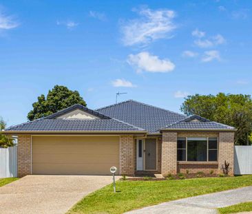 4 BEDROOM HOUSE! - Photo 3